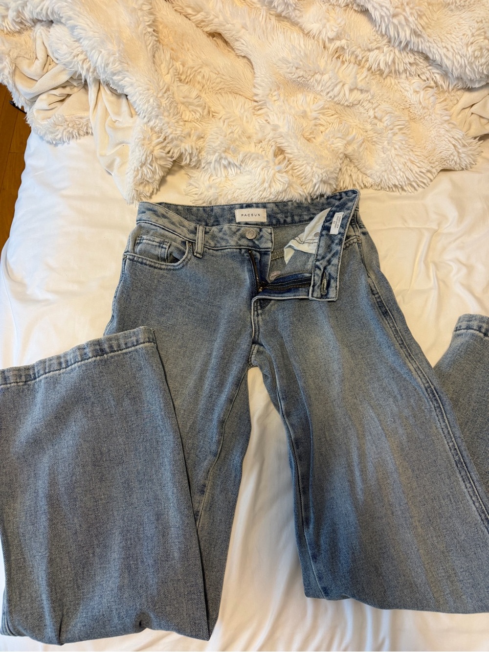 PacSun Light Wash Wide Leg Jeans - Women's Flare Denim